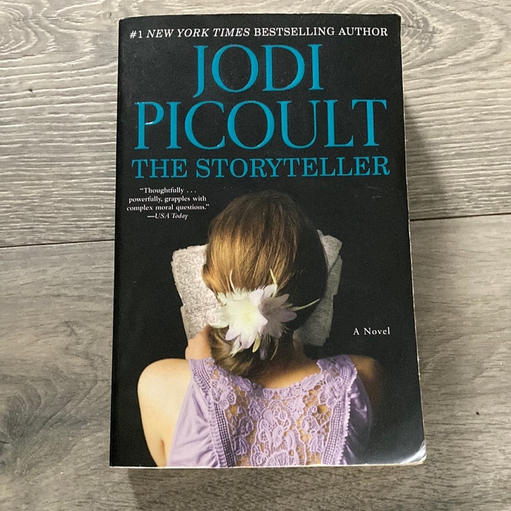 Jodi Picoult “The Storyteller”